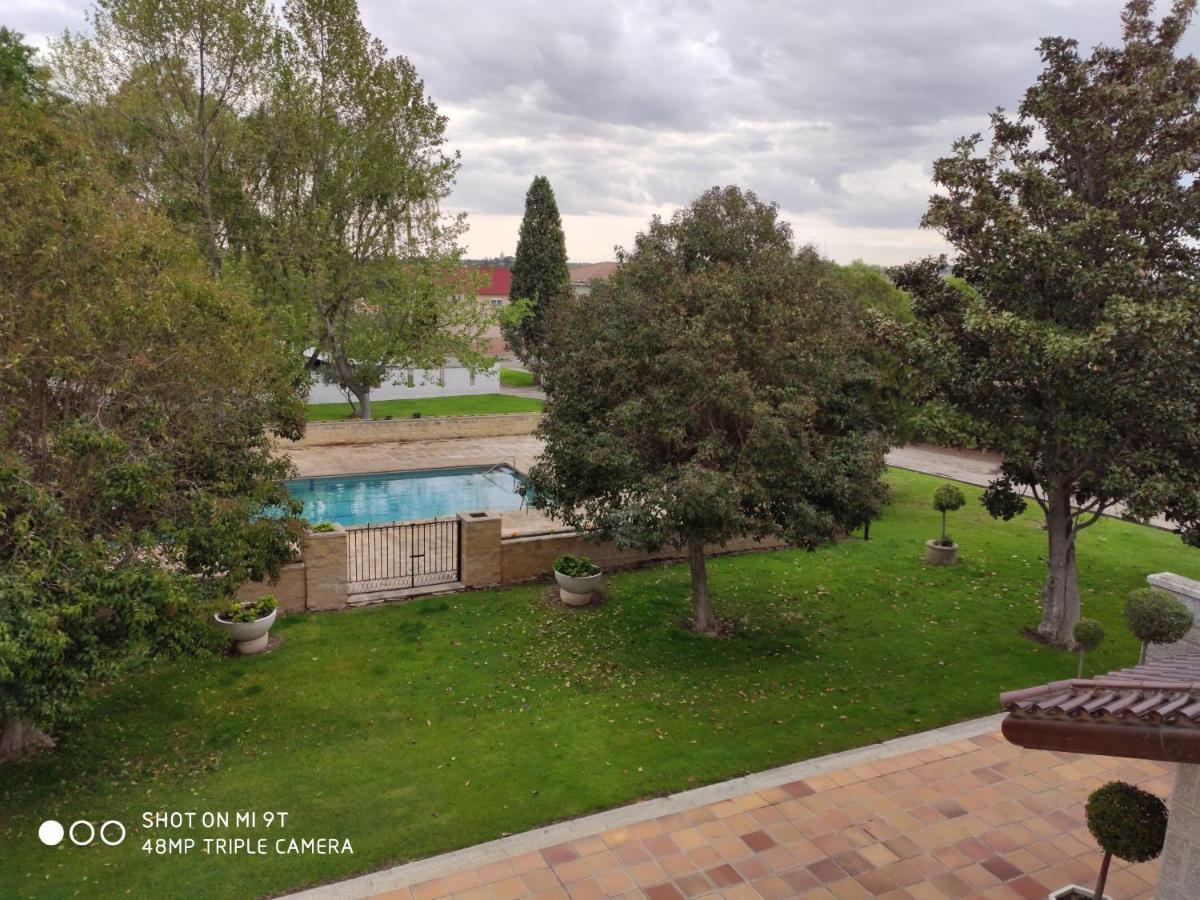 Villa Blanca Con Piscina A 15 Minutos De Toledo - Apartamentos Aloha Toledo Olías del Rey Kültér fotó